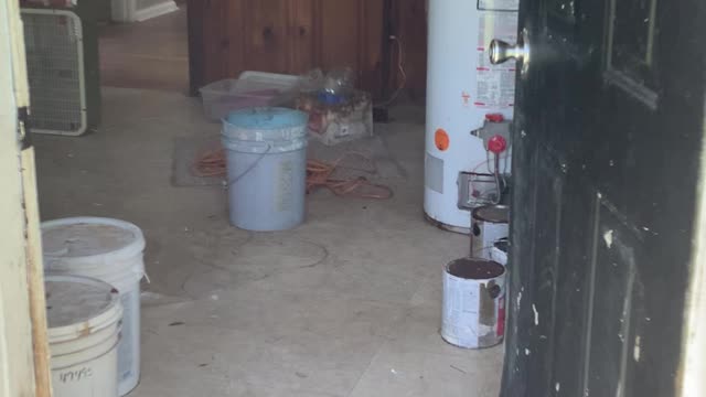 7 Cousineau Rd Pensacola FL 32507 Touring entering from Back door