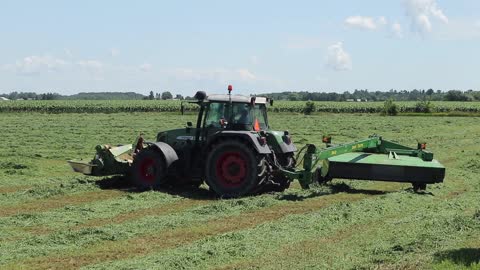 Now THAT'S a LAWNMOWER!!!!!!!!!!!!!!