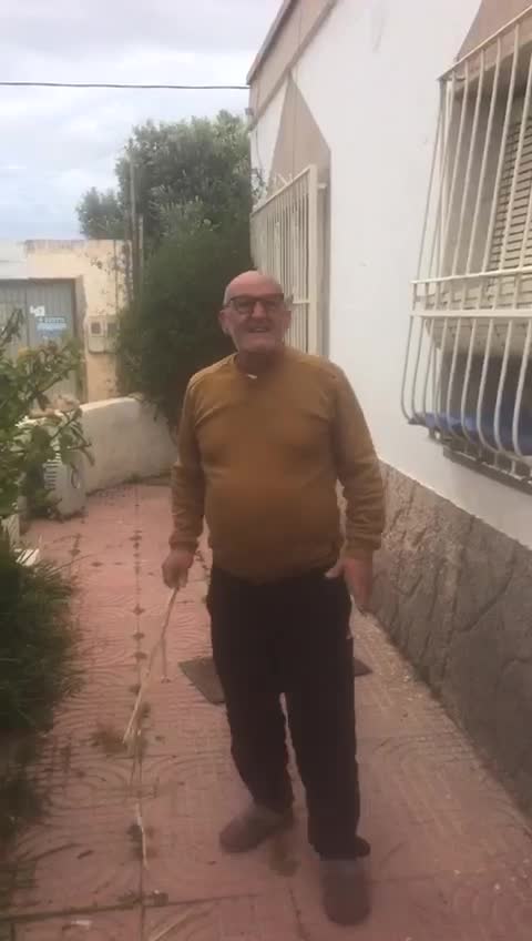 Indignación: "Pedro Sánchez, hijo de la gran puta. Me cago en tu muerto. Cabrón"