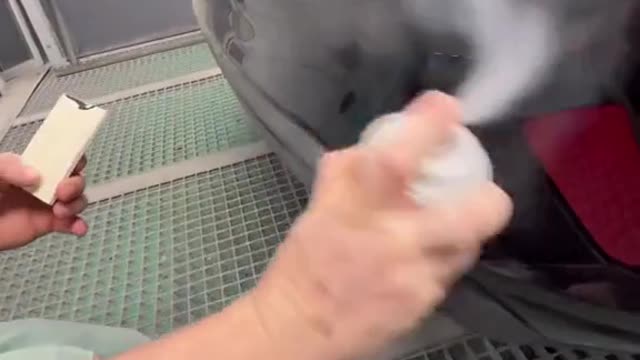Repair cracks of broken car paint