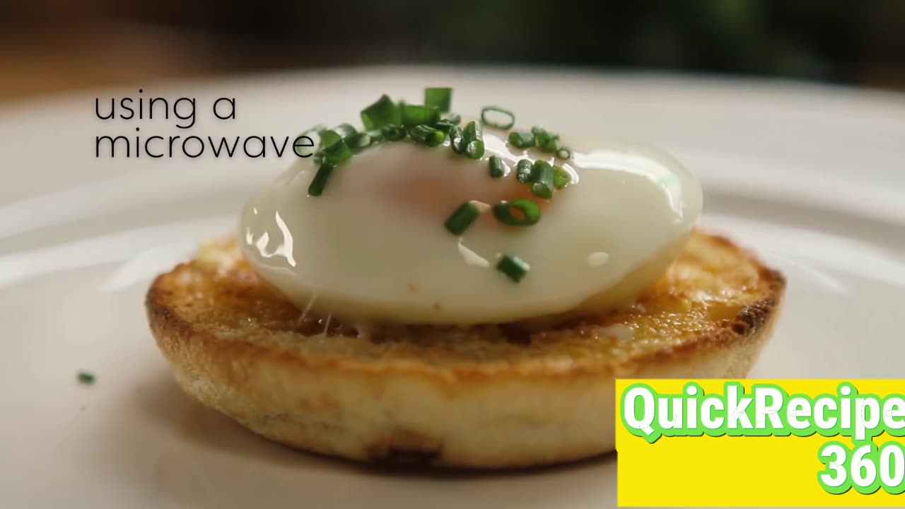 How to poach a perfect egg using a microwave in 60 seconds