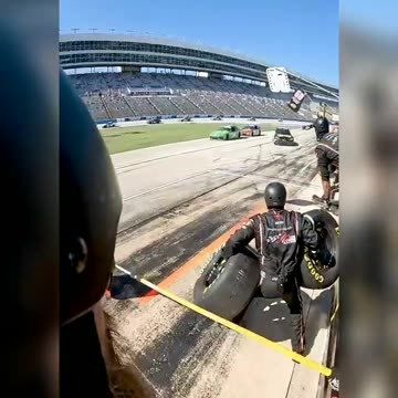 Racing cars firstly change materials 😅