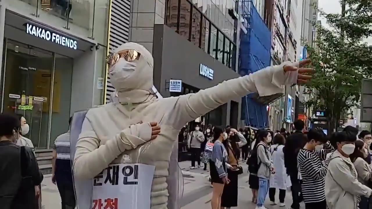 20210511_V3_S04(oKYR1k6Czo8)동해물과 백두산이_ 미이라 분장을 혼자서_