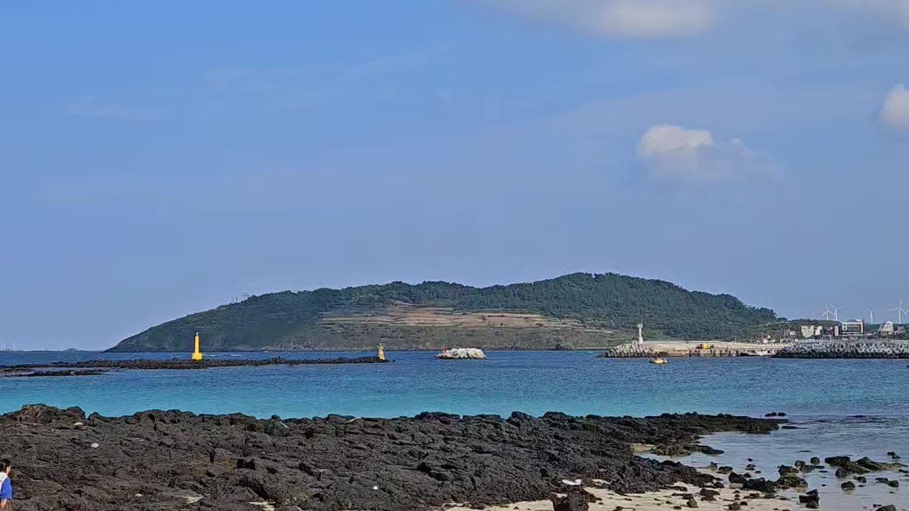 The fall sea is definitely the best in Jeju Island^^