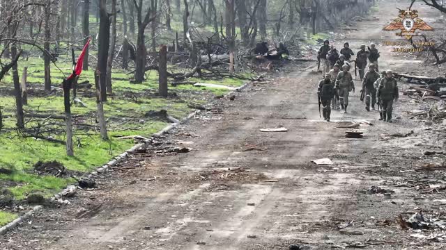 Evakuace civilistů z okolí Azovstalu z osvobozeného území od nacistů