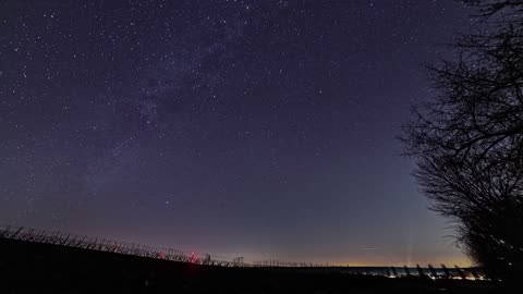 Timelapse video of evening sky and shooting satrs