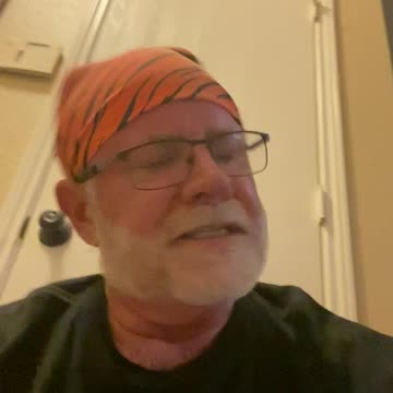 CHECK OUT MY SHIRT... Thumbs Up of Down??? 60-4-60 Challenge, Day 33