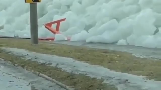 Strange ice tsunami in Canada