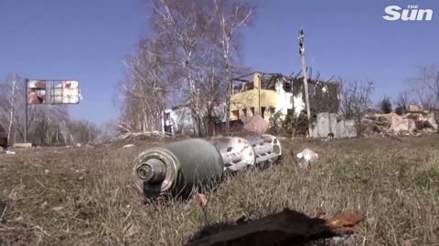 Russian forces bomb and destroy city of Chernihiv, Ukraine
