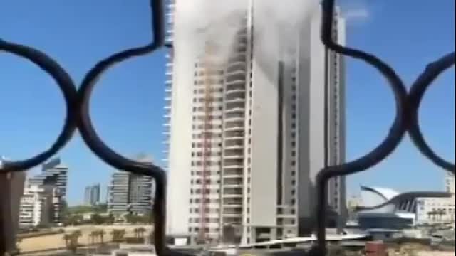 Rocket atingiu um prédio residencial na cidade de Ashdod, Israel