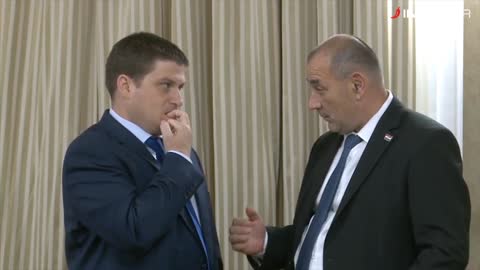 Butković grize nokte i šnjofa prste