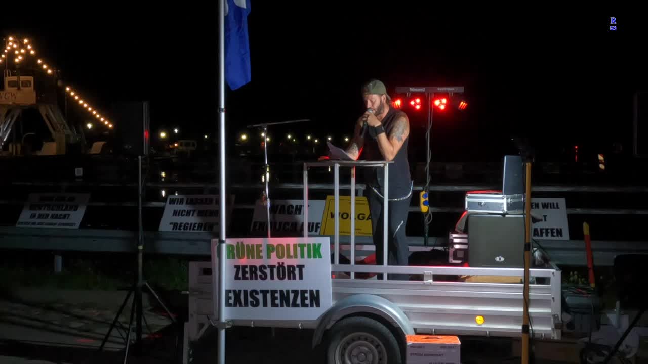 Wolgast - Abrechnung - Martin trägt die Rede von Matthias vor 30-08-2022