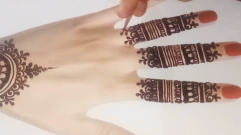 Amazing mehndi design simple back hand mehndi design