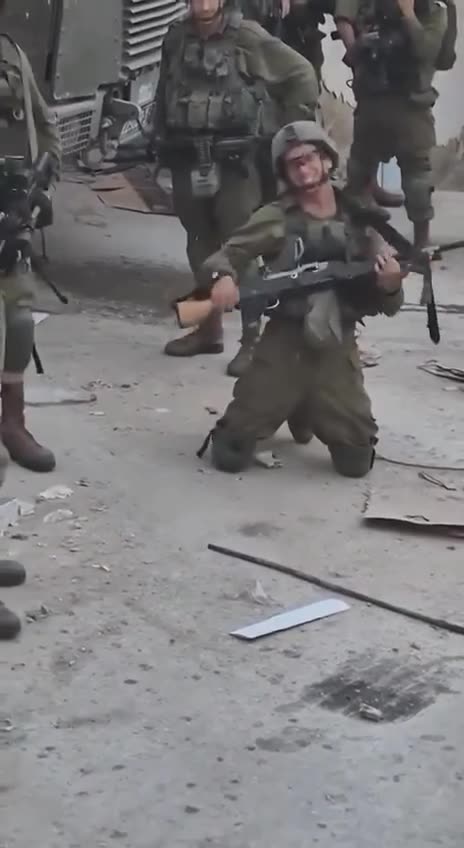 Israeli soldiers celebrate illegal evictions in Jenin