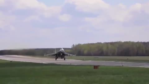 Russia Fighter Jets Take-Off And Land - Vortex Landing