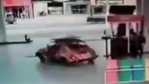GASOLINA POR 10 CONTO? CASQUEI FORA