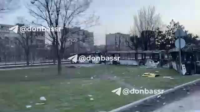 Pictures from Mariupol. The road near Metallurgov Avenue and Shevchenko Boulevard.