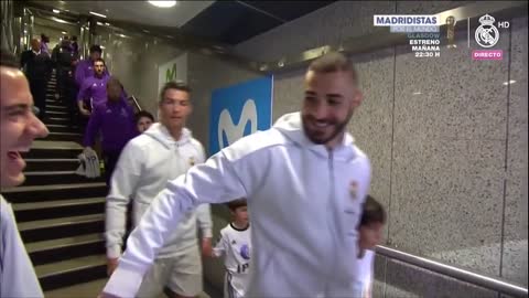 Cristiano and Benzema joke with Lucas Vázquez! 😂