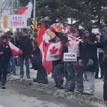 BIỂU TÌNH PHẢN ĐỐI BÊN NGOÀI NHÀ TÙ INNES TẠI OTTAWA NƠIO, TAMARA LICH, ĐANG BỊ GIAM.