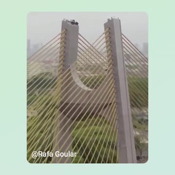 REDBULL's extreme skateboarding challenge on the cable-stayed bridge in São Paulo