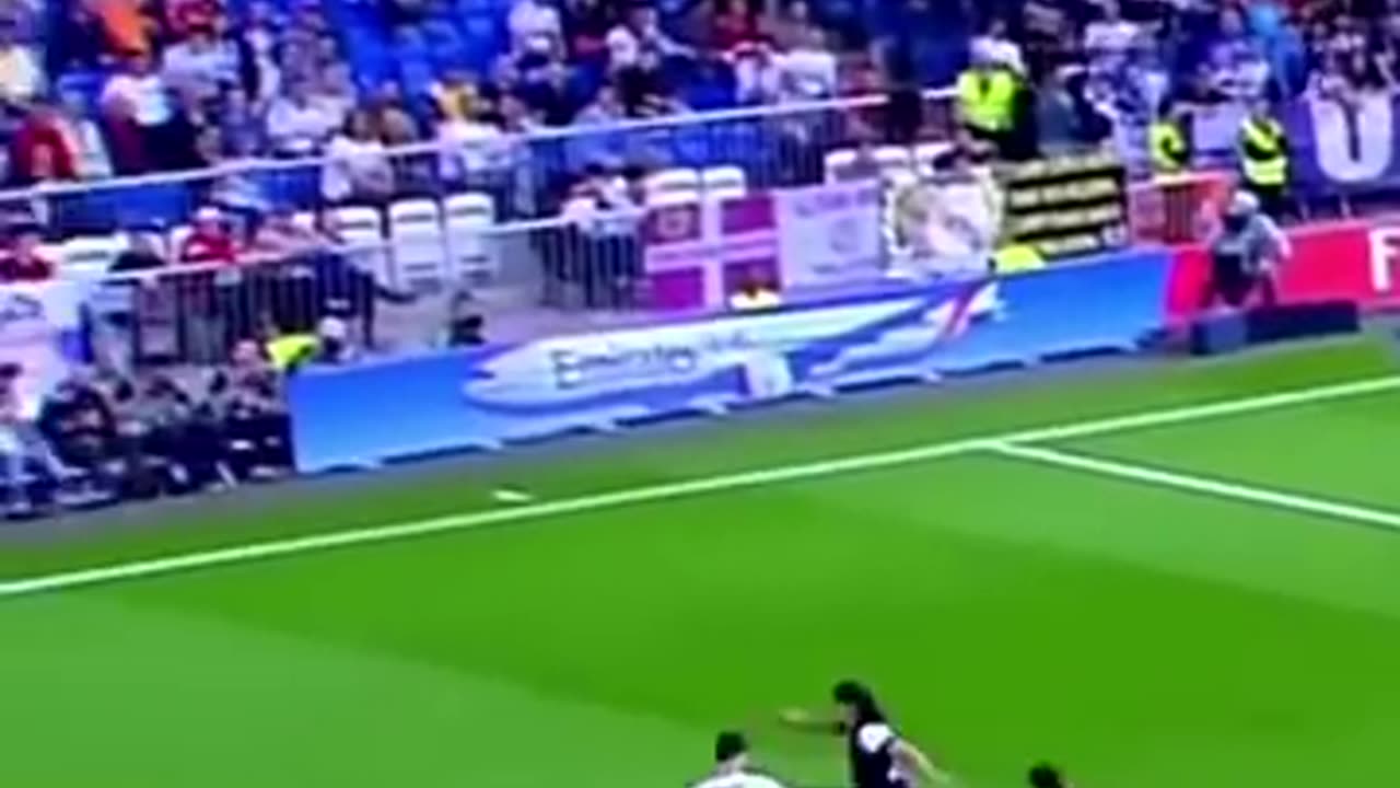 Ronaldo_dribbling___goal_perfect_Cocktail_