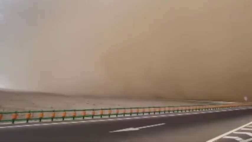 100 meter high sandstorm hits city in China 2021