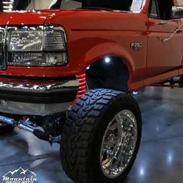 Lifted Oldschool Ford F250 4X4 Pickup Truck