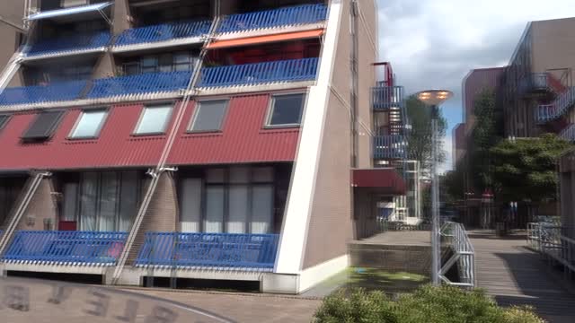In alle stilte in het Nieuwe Centrum van Rotterdam aan het Haagse Veer!