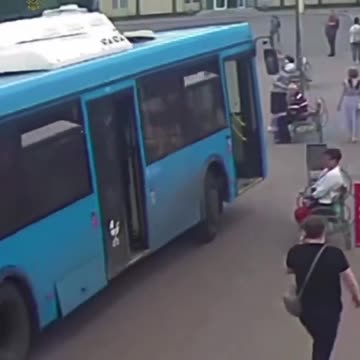 Russia: Bus drove onto the sidewalk and killed a woman in Domodedovo,