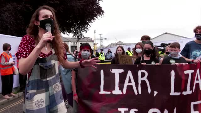 Rapper takes anti-plastic message to G7