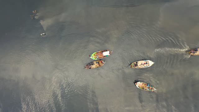Wha Nice Boats Traversing The River Bangladesh