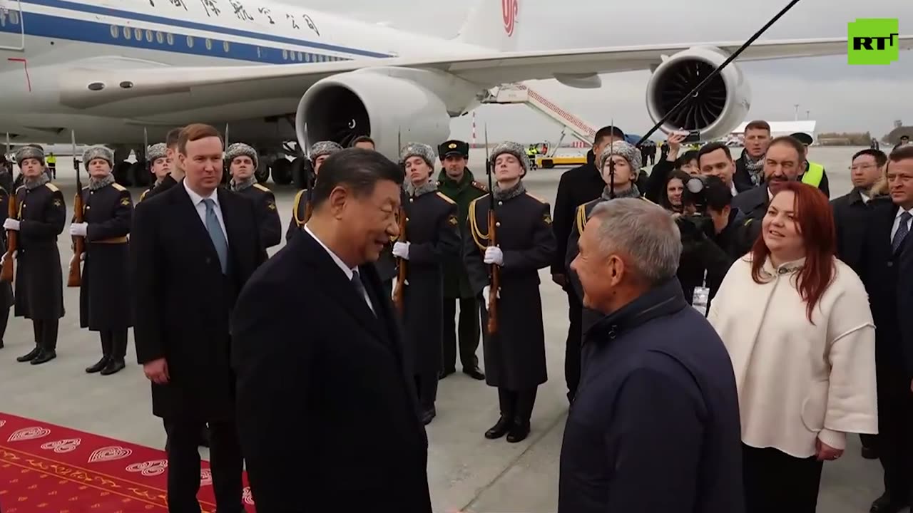 NOTIZIE DAL MONDO Il presidente cinese Xi Jinping arriva in Russia per il summit BRICS 2024.Xi Jinping è atterrato all'aeroporto internazionale di Kazan previsto un incontro con il Presidente russo Vladimir Putin nel corso della giornata.