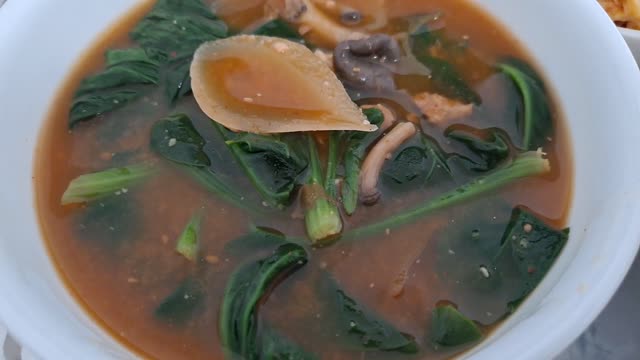 Doenjang-guk with spinach