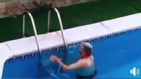 Humor - SEO IGNORANT Nadando na Piscina Congelada