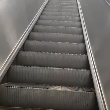 How deep is MRT from underground? #subway #bangkok #huaykwang