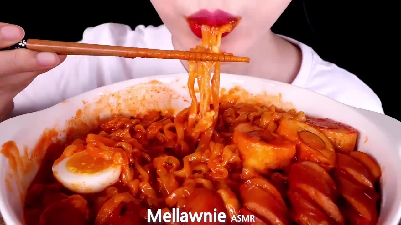 ASMR CHEESY FIRE NOODLE SOUP, SAUSAGES 꾸덕한 치즈 불닭볶음탕면에 소시지 듬뿍 EATING SOUNDS MUKBANG 먹방