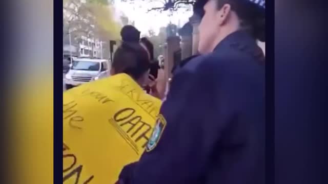 Australian Police are Monsters - She has her child with her - You cops are disgusting human beings