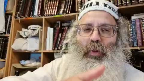 וכי מה עשה לה ערבי הלז וכי מפני שמיעך לה בין דדיה פסלה מן הכהונה - שיר נ נח מסכת כתובות דף לו