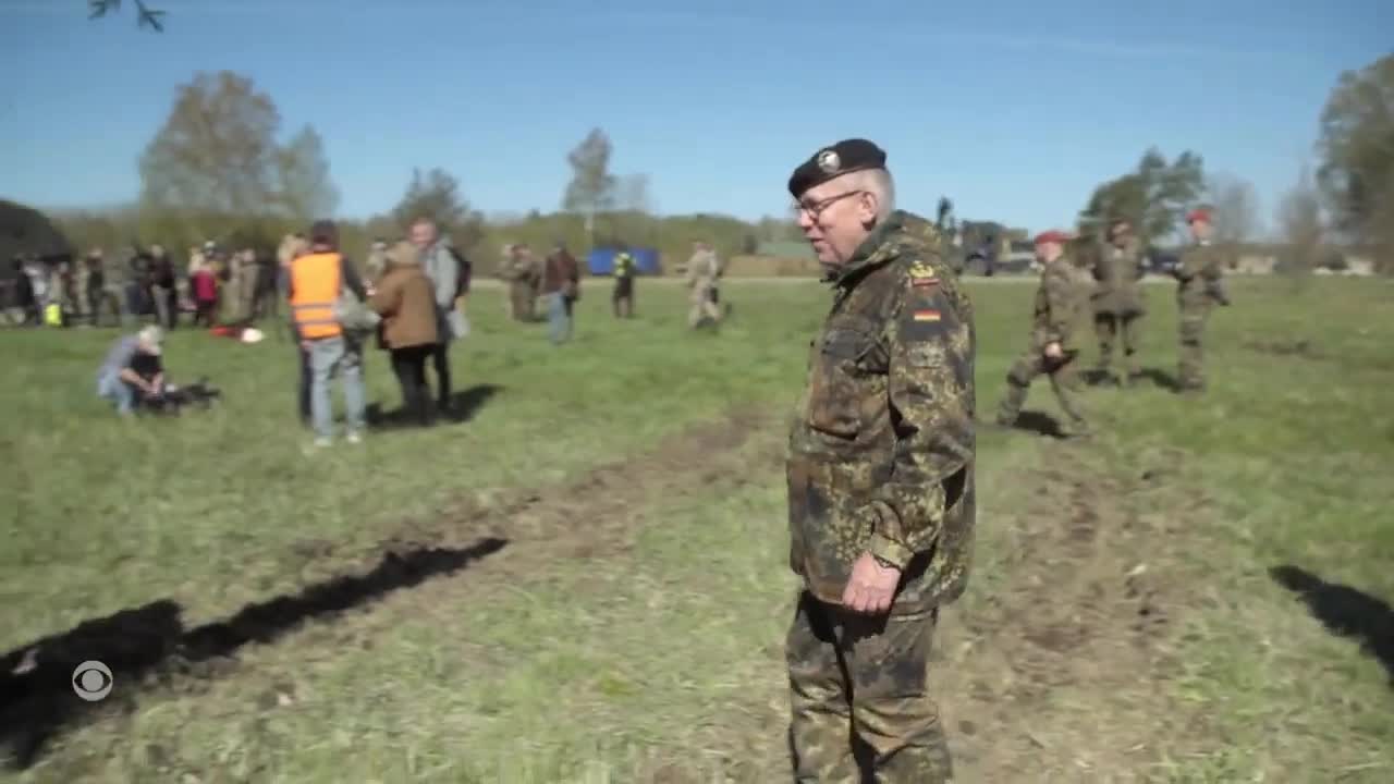 Le documentaire supprimé de CBS "Arming Ukraine" The deleted CBS documentary "Arming Ukraine"