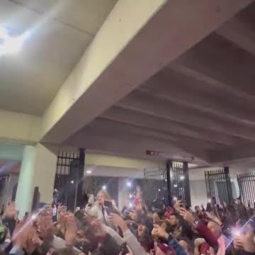 Crowd Goes Crazy for Trump!