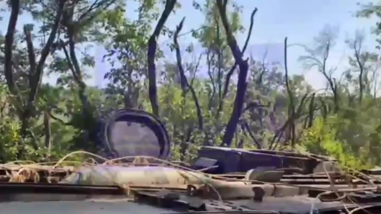 Russian Soldiers Film What Remains of Their Self-Propelled Heavy Gun