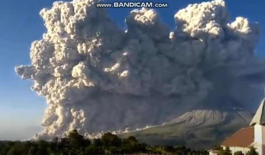 Sinabung Volcano ERUPTS in Sumatra, Indonesia Mar. 2, 2021