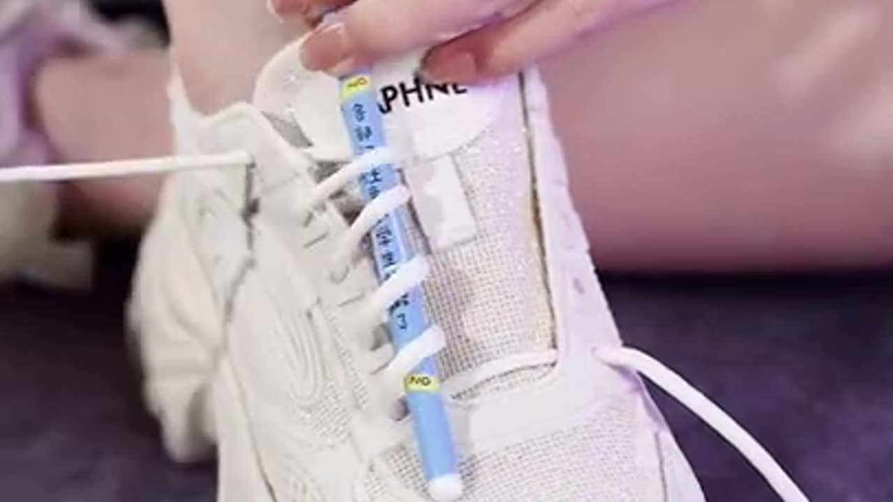 SNEAKER LACES`