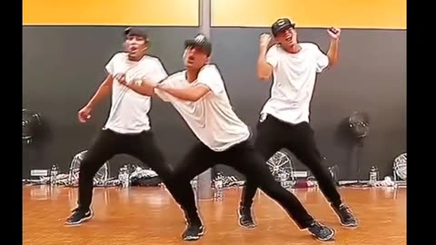 Everybody Dance!