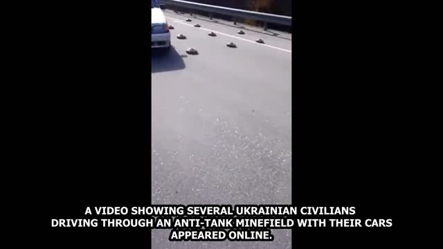 🔴 Ukraine War - Ukrainian Civilians Driving Straight Through Minefield