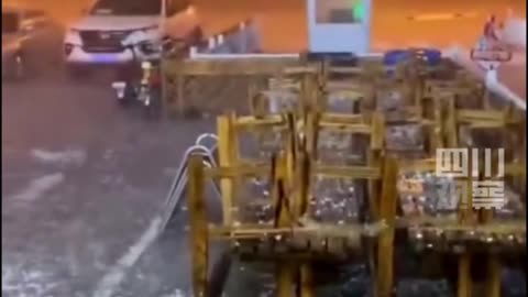 Beijing suffered heavy rain and hail is terrible