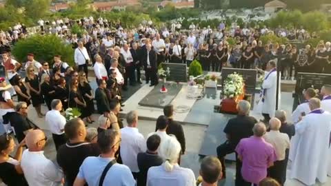 UŽIVO: Posljednji oproštaj od Olivera