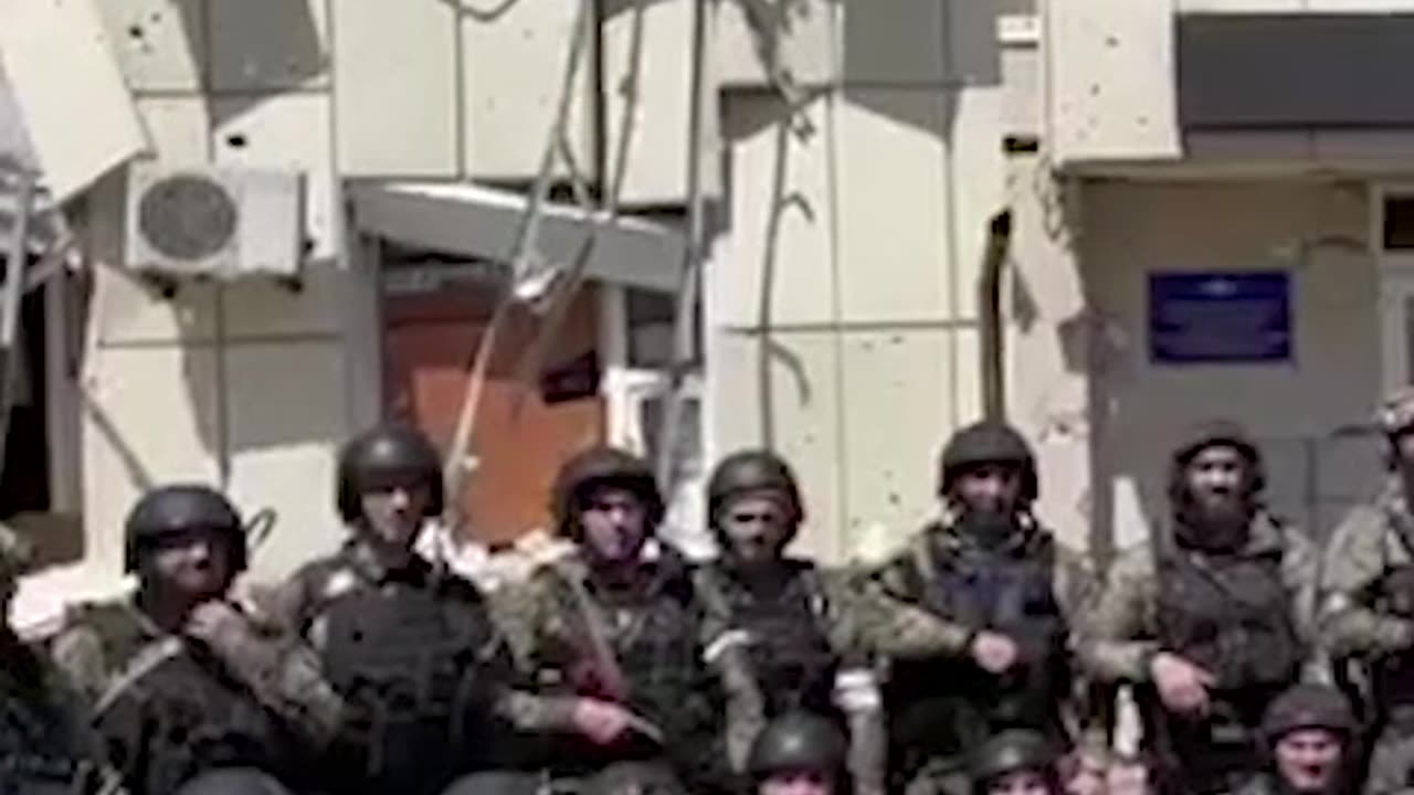 Russian AKHMAT Special Forces in a street fight in SMO combat zone