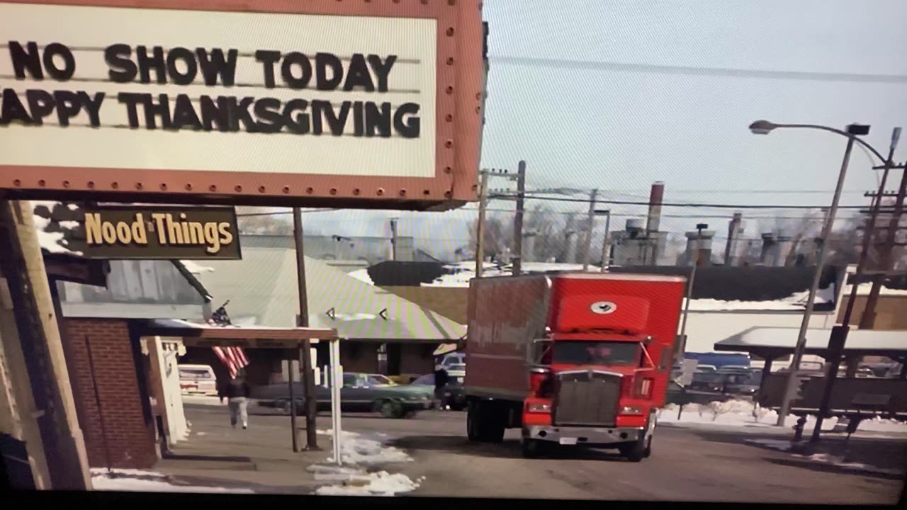 (453) Kenworth W900 Semi truck arriving in "Planes, Trains, & Automobiles" (1987)