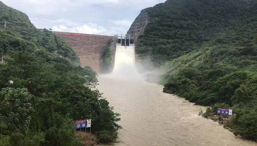 Video: Realizan vertimiento controlado en el Embalse Topocoro de Hidrosogamoso 2